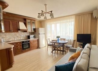 Сдается в аренду двухкомнатная квартира, 67 м2, Тюмень, Холодильная улица, 15