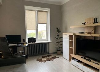 Продам 2-ком. квартиру, 60 м2, Магнитогорск, улица Чапаева, 19