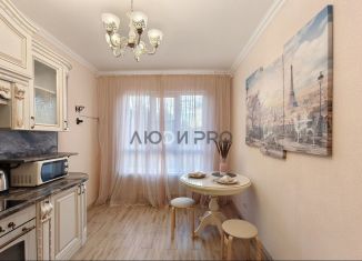 Сдам в аренду 1-комнатную квартиру, 38 м2, Тверь, Медовая улица, 3В