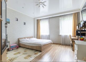 Продам 2-ком. квартиру, 61.9 м2, Калининград, улица Куйбышева