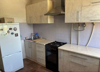 Продам 3-ком. квартиру, 56 м2, Крым, Севастопольская улица, 3