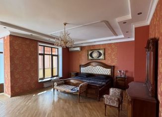 Продается 5-комнатная квартира, 216 м2, Махачкала, улица Абдуллы Гаджиева, 26А