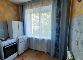 Продам 2-ком. квартиру, 40 м2, Златоуст, улица 40-летия Победы, 4