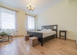 Сдача в аренду двухкомнатной квартиры, 68 м2, Санкт-Петербург, 14-я линия Васильевского острова, 75