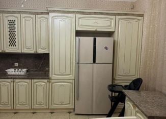 Двухкомнатная квартира в аренду, 100 м2, Махачкала, 1-й проезд Славы, 9