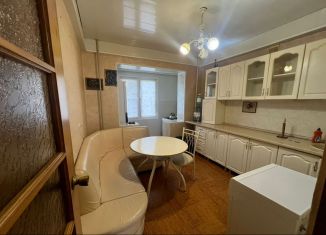 2-комнатная квартира в аренду, 55 м2, Махачкала, проспект Амет-хана Султана, 10