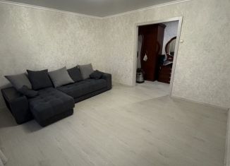 Сдаю в аренду 3-комнатную квартиру, 67 м2, Тобольск, 8-й микрорайон, 41