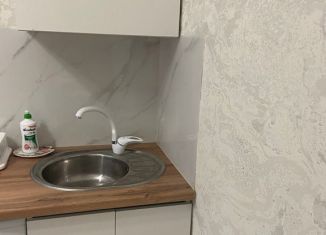 Сдаю в аренду 2-комнатную квартиру, 70 м2, посёлок городского типа Яблоновский, Солнечная улица, 57к3