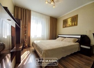 Продается 2-ком. квартира, 56 м2, Курск, проспект Вячеслава Клыкова, 11