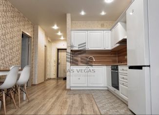 Сдам в аренду трехкомнатную квартиру, 60 м2, Татарстан, улица Адоратского, 1Б