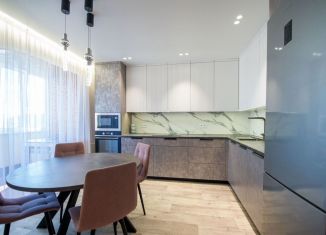 Продам 2-ком. квартиру, 96.8 м2, Благовещенск, Зейская улица, 136/1