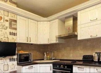 Сдается в аренду однокомнатная квартира, 42 м2, Москва, улица Ивана Франко, 42/2