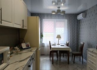 Продается 2-комнатная квартира, 64 м2, Саратов, улица имени А.В. Плякина, 13