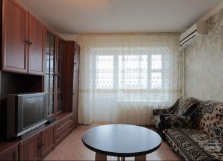 Продаю 4-комнатную квартиру, 77 м2, Ставрополь, улица Чапаева, 5