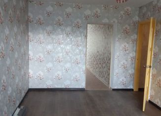 Продам 3-ком. квартиру, 58 м2, Глазов, улица Барышникова, 1