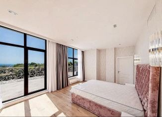 Продажа 2-комнатной квартиры, 72 м2, Сочи, улица Войкова, 16/23, микрорайон Центральный