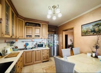 Продается четырехкомнатная квартира, 105 м2, Москва, Саратовская улица, 31, метро Стахановская