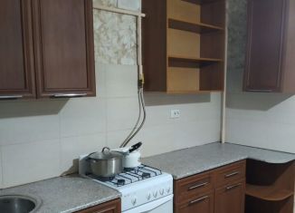 Сдам в аренду 1-ком. квартиру, 47 м2, Саратов, улица имени В.И. Лебедева-Кумача, 70Д