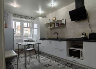 Продаю 2-ком. квартиру, 61 м2, Цивильск, улица Ижутова, 5