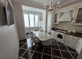 Продажа 3-ком. квартиры, 92 м2, Махачкала, улица Коркмасова, 17