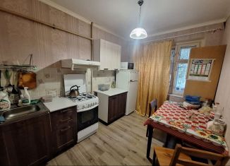 Продам 2-комнатную квартиру, 51 м2, Калужская область, улица Курчатова, 52