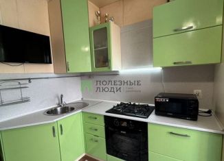 Продаю 1-ком. квартиру, 45.1 м2, Астрахань, улица Бабаевского, 1к9