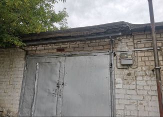 Продаю гараж, 30 м2, Волгоград, Весенняя улица, 1