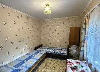 Сдается в аренду дом, 40 м2, Крым, улица Короленко