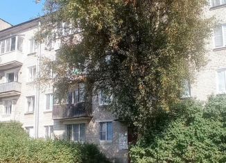 Продается 2-ком. квартира, 44 м2, Гатчина, улица Гагарина, 3