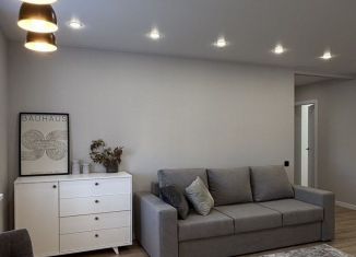 Продается двухкомнатная квартира, 57.4 м2, Киров, улица Макаренко, 10