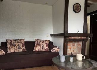 Продам 1-ком. квартиру, 26 м2, Калининград, Ангарская улица, 82