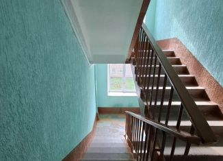 Продаю трехкомнатную квартиру, 61.7 м2, Ишимбай, улица Мира, 10