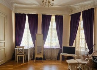 Сдается трехкомнатная квартира, 80 м2, Санкт-Петербург, Невский проспект, 105