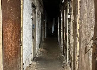 Продаю гараж, 10 м2, Абакан, улица Карла Маркса, 42