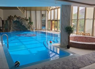 Сдается в аренду дом, 850 м2, Краснодар, Аксайская улица, 18