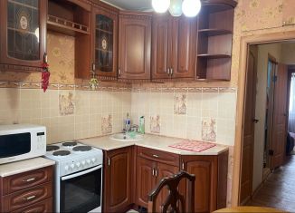 Сдача в аренду 3-комнатной квартиры, 63 м2, Тобольск, микрорайон 7А, 41
