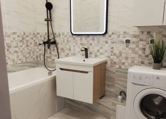 Сдам 2-ком. квартиру, 55 м2, Екатеринбург, улица Бакинских Комиссаров, 33А/5, Орджоникидзевский район