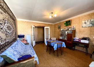 Продаю четырехкомнатную квартиру, 70 м2, Саратов, улица имени Н.И. Крылова, 1