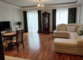 Сдам в аренду 2-комнатную квартиру, 75 м2, Санкт-Петербург, Варшавская улица, 23к3