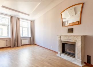 Сдается в аренду 3-комнатная квартира, 116 м2, Санкт-Петербург, улица Чайковского, 1