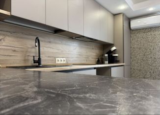 Продам 3-ком. квартиру, 107 м2, Набережные Челны, улица Ильдара Маннанова, 10