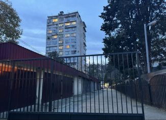 Продам 3-комнатную квартиру, 82 м2, Сочи, улица Гагарина, 60