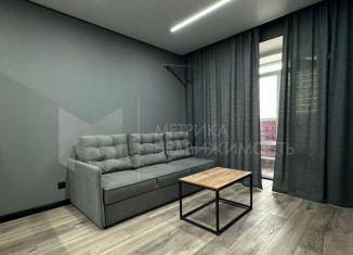 Продаю 1-ком. квартиру, 33.7 м2, Тюмень, улица Революции, 228к4