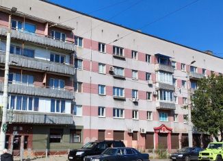Продаю 3-ком. квартиру, 56.4 м2, Калининград, площадь Калинина, 21