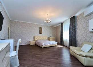 Продаю 3-ком. квартиру, 122 м2, Краснодар, улица Кубанская Набережная, 23/1, микрорайон Центральный