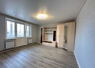 Продается 2-ком. квартира, 50.2 м2, Чебаркуль, улица Карпенко, 8