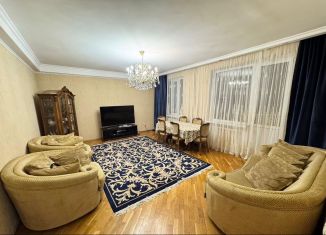 Продается 2-комнатная квартира, 90 м2, Махачкала, улица Хаджи Булача, 3А