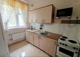 Продам трехкомнатную квартиру, 72.8 м2, Ленинск-Кузнецкий, улица Розы Люксембург, 29