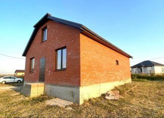 Продаю дом, 100 м2, поселок городского типа Ильский, улица Ленина, 186