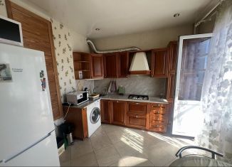 Сдаю в аренду однокомнатную квартиру, 45 м2, Тверь, улица Виноградова, 8